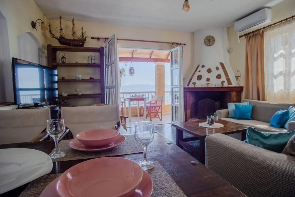 Kohyli Beachfront House Agia Pelagia Chlomou Екстер'єр фото