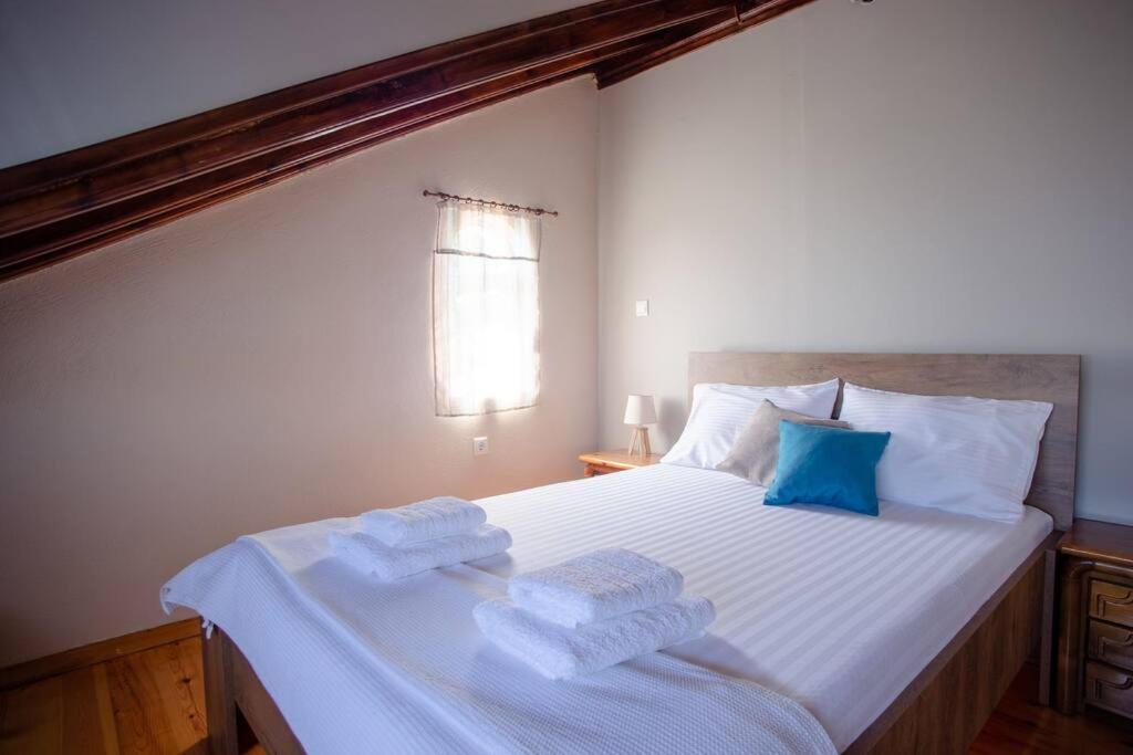 Kohyli Beachfront House Agia Pelagia Chlomou Екстер'єр фото