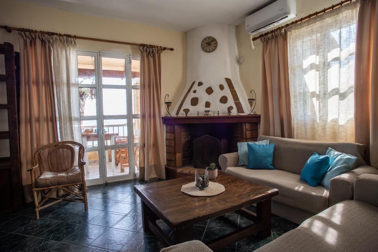 Kohyli Beachfront House Agia Pelagia Chlomou Екстер'єр фото
