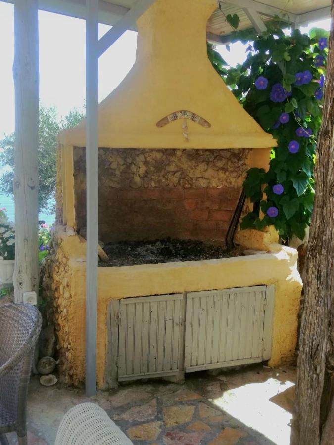 Kohyli Beachfront House Agia Pelagia Chlomou Екстер'єр фото