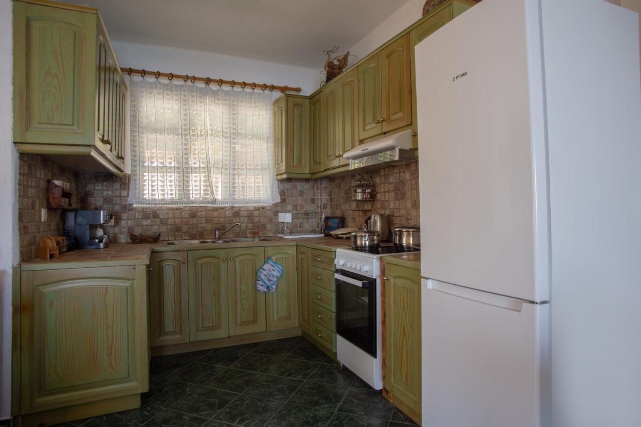 Kohyli Beachfront House Agia Pelagia Chlomou Екстер'єр фото