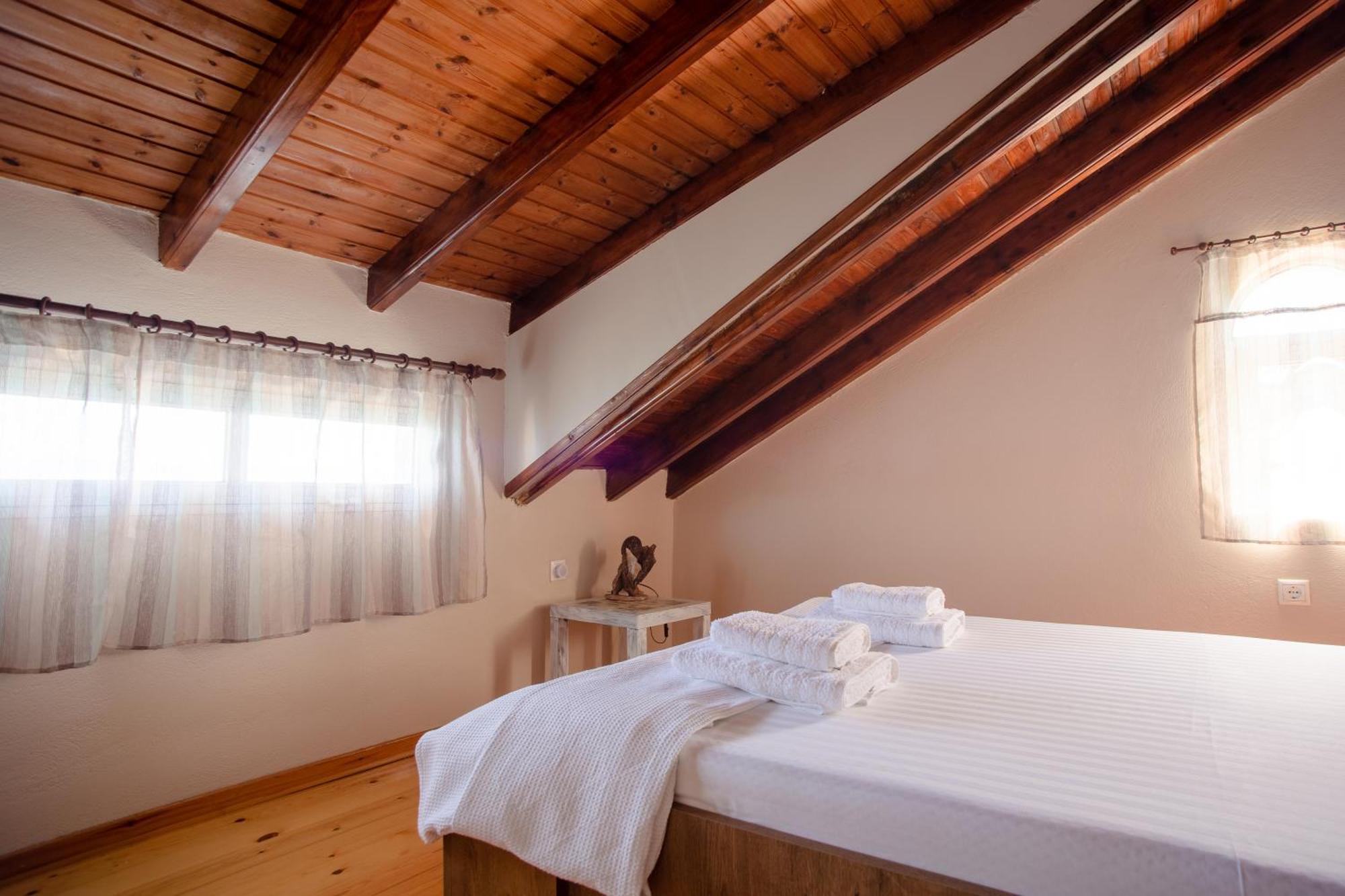 Kohyli Beachfront House Agia Pelagia Chlomou Екстер'єр фото