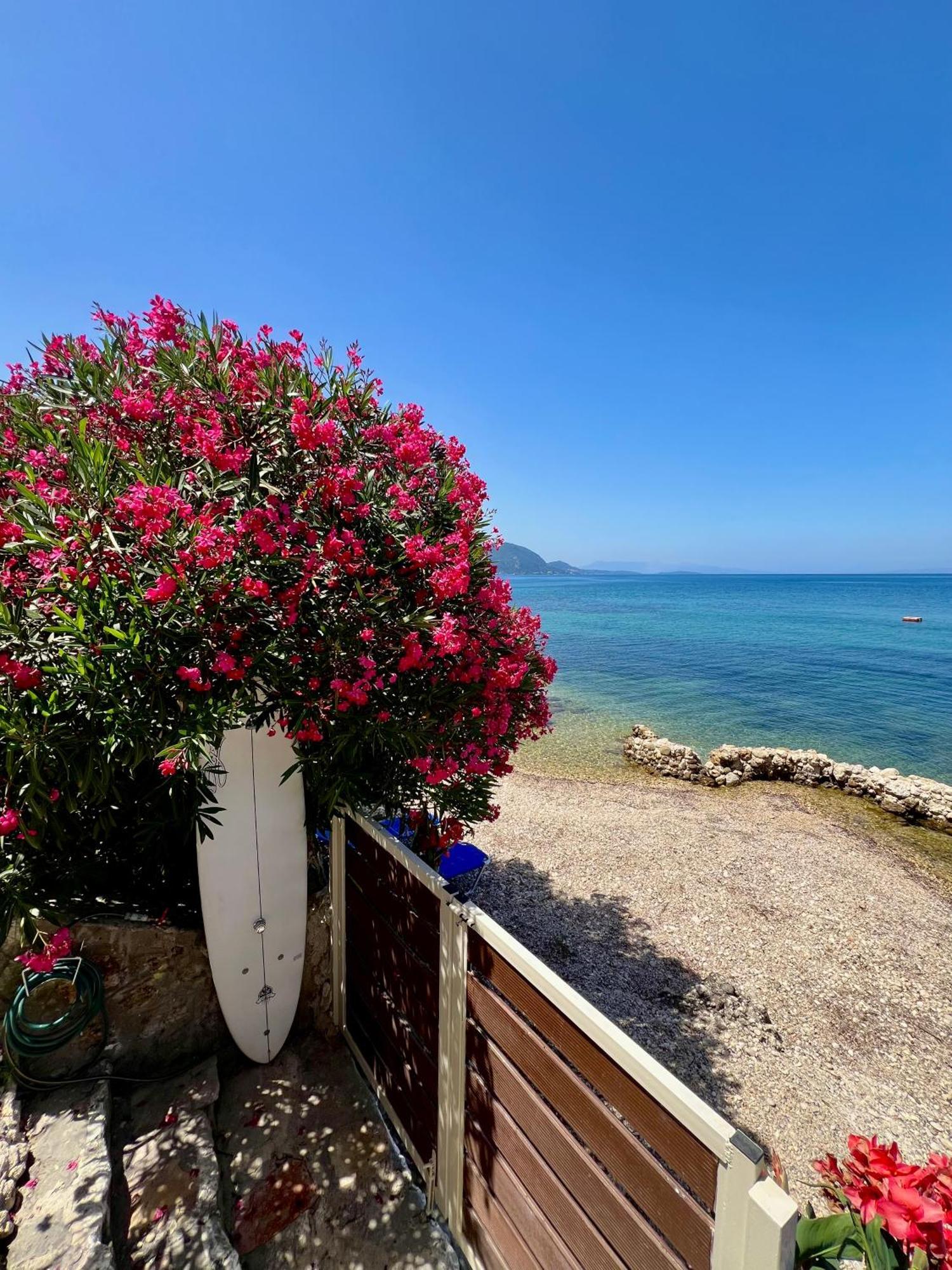 Kohyli Beachfront House Agia Pelagia Chlomou Екстер'єр фото