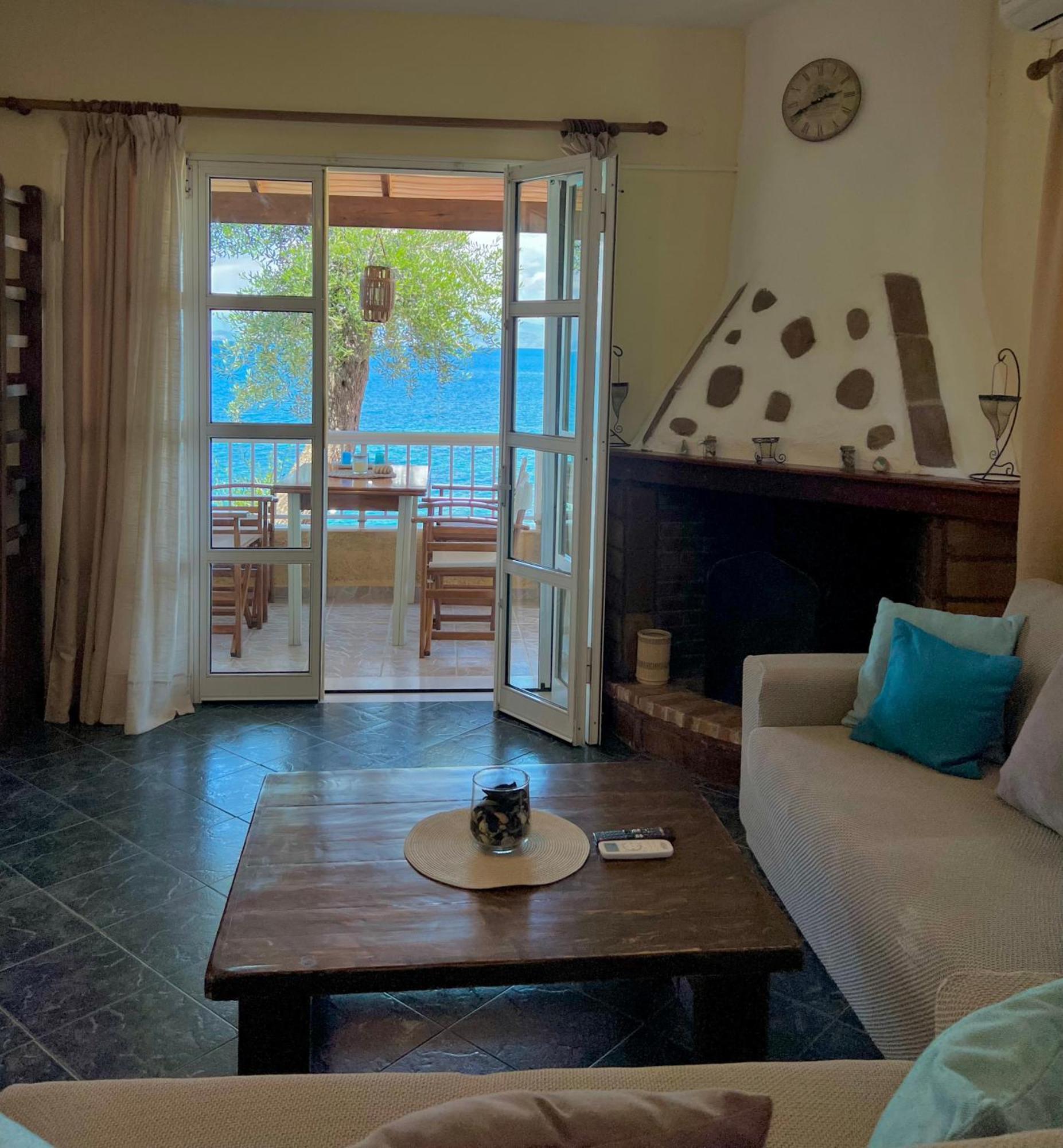 Kohyli Beachfront House Agia Pelagia Chlomou Екстер'єр фото